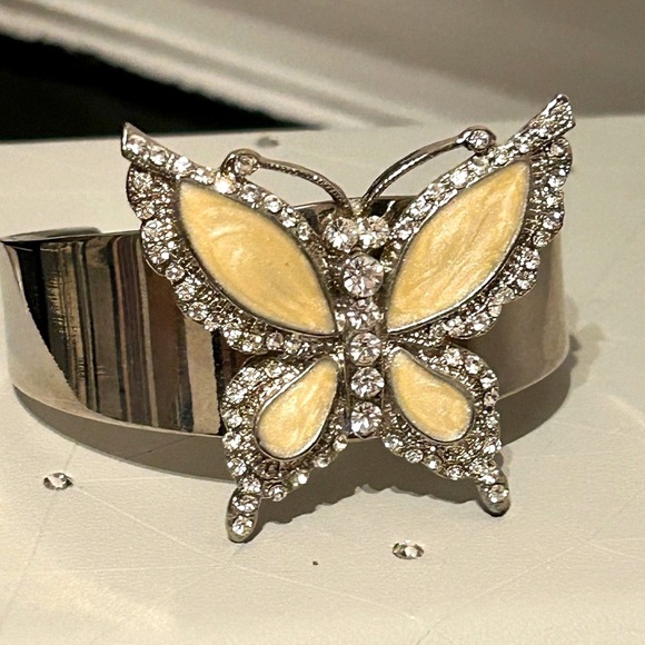 🦋 Vintage Stylish 90s Butterfly Silver and Clear Pave Crystal Cuff Bracelet 🦋✨ - Picture 1 of 11